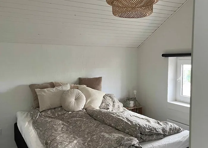 Holiday home Lovely 350 Meters From Holl